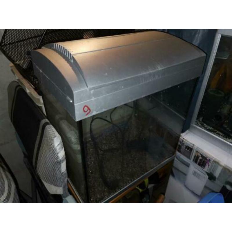 2 x aquarium te koop