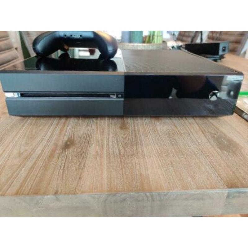 Xbox One + Contoller + Far Cry 5 + Fallout 4