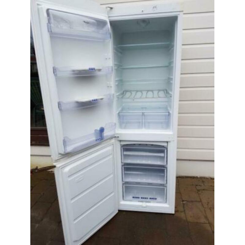 Koelkast met diepvries Whirlpool