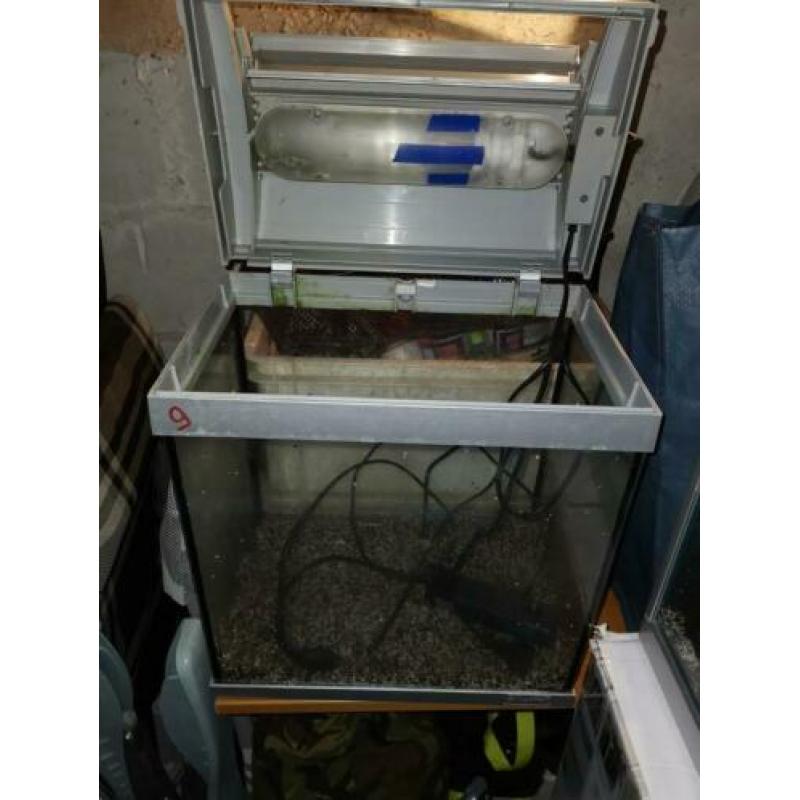 2 x aquarium te koop