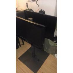 Lg26 inch lcd met Vogel’s tvstandaard