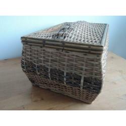 Vintage rieten (naai) doos