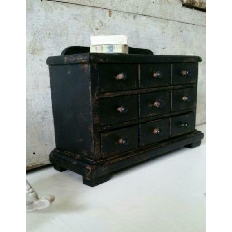 Brocante ladekast, dressoir poppenhuis 1.12
