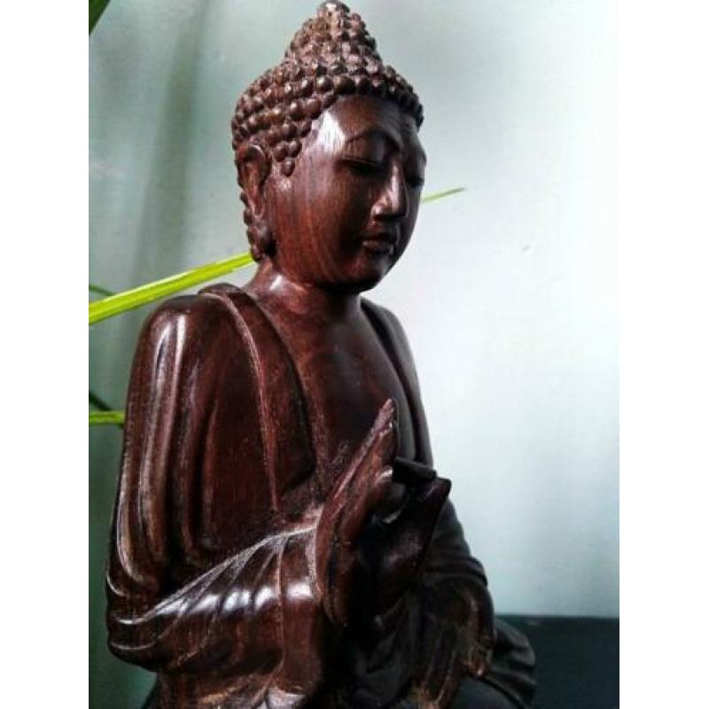 Boeddha beeldje uit coromandel hout -zeer serene uitstraling