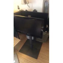 Lg26 inch lcd met Vogel’s tvstandaard