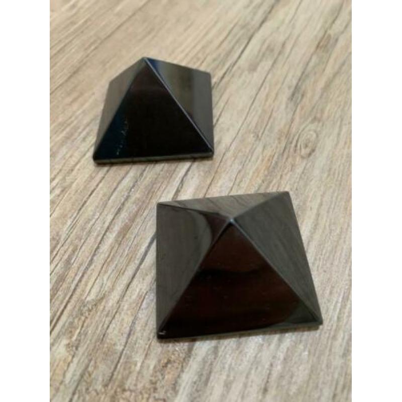 Hematiet Pyramides mineraal / edelsteen