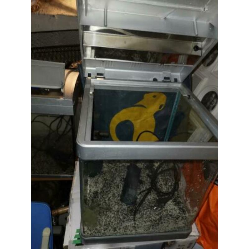 2 x aquarium te koop