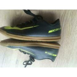 Zaalvoetbalschoenen maat 37,5