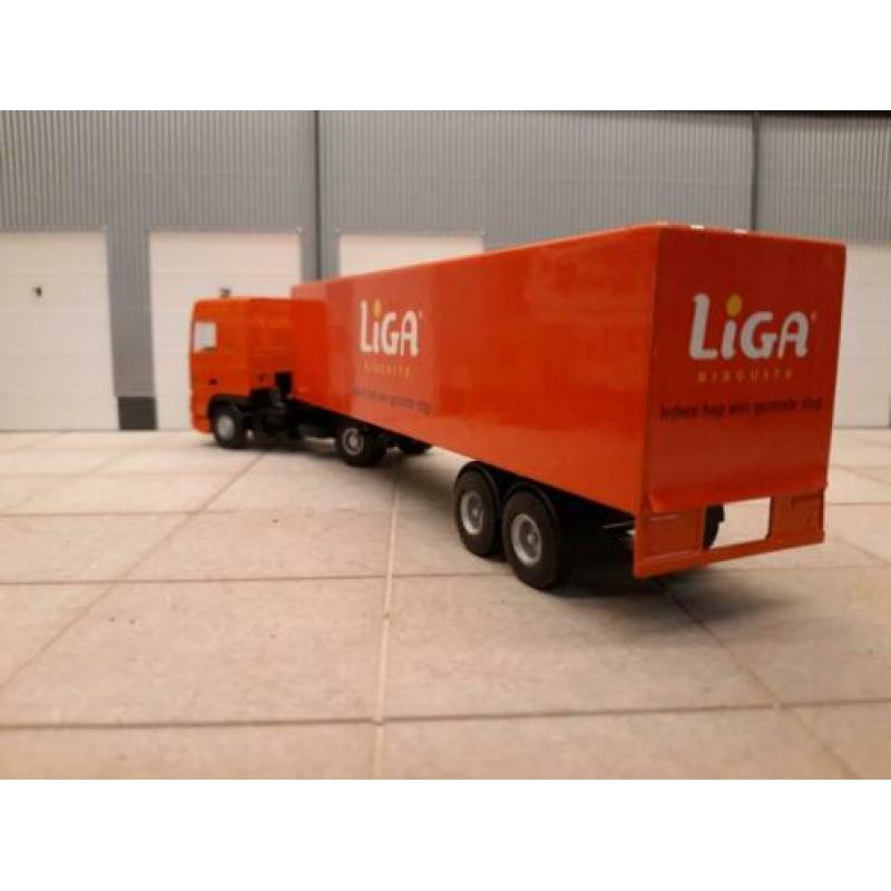 DAF 95XF 480 SC Liga Biscuits Lion Toys