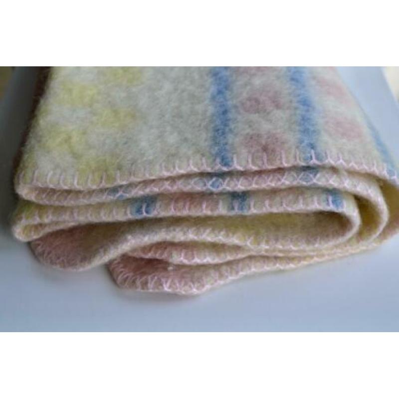 retro vintage kinderdeken babydeken deken AaBe wol pastel