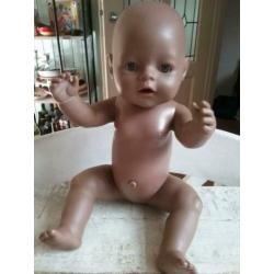 Bruine donkere Baby born pop babyborn