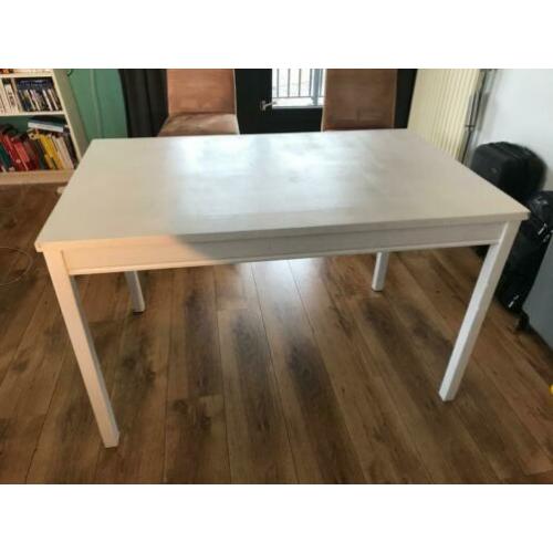 Witte houten eettafel te koop