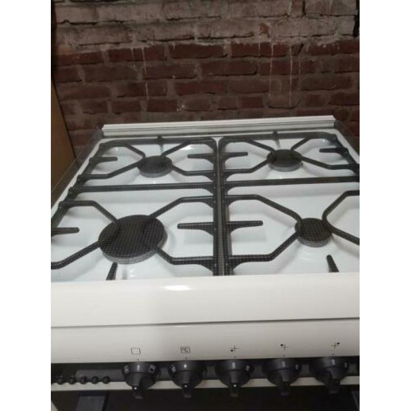 Gasfornuis met oven.