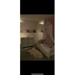Peuterbed Petit Amelie 140 x 70 incl. lade, matras en dekbed