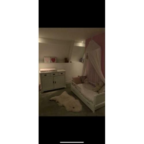 Peuterbed Petit Amelie 140 x 70 incl. lade, matras en dekbed