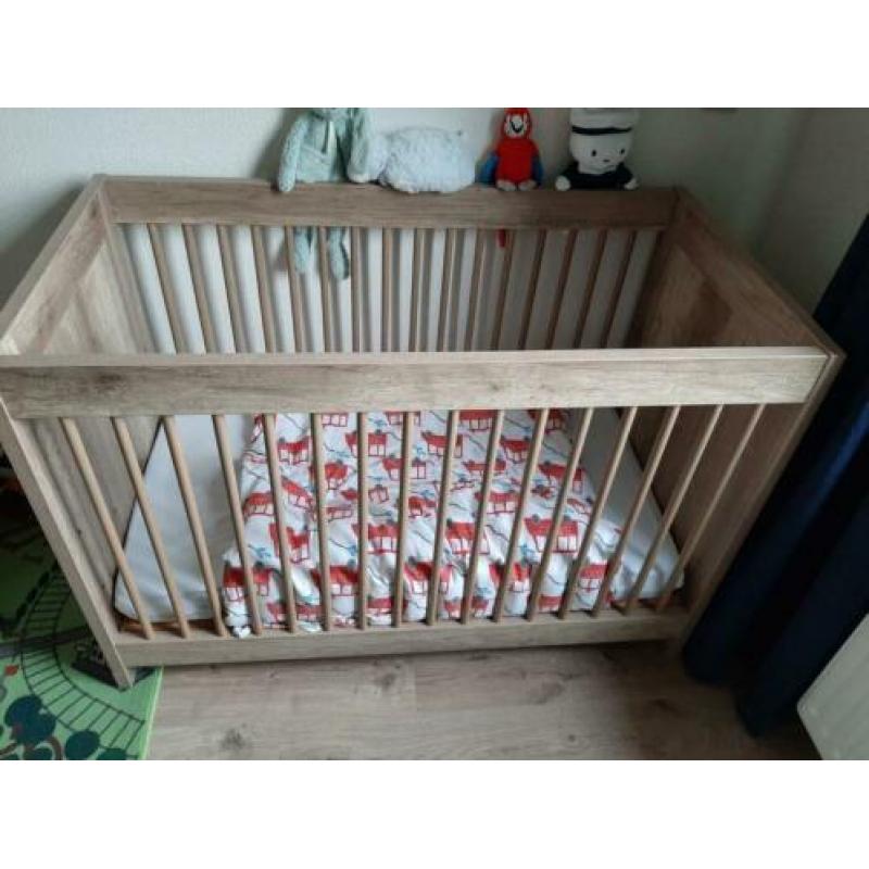 Commode en ledikant brent oldwood van kidsmill