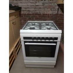 Gasfornuis met oven.