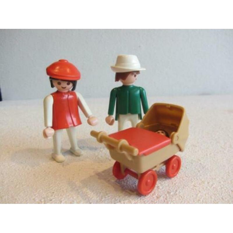 Playmobil vintage vader en moeder met kinderwagen 3592 Beige