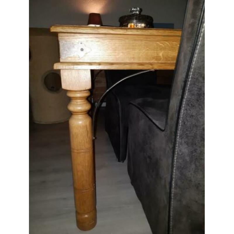 gepatineerd eiken tafel