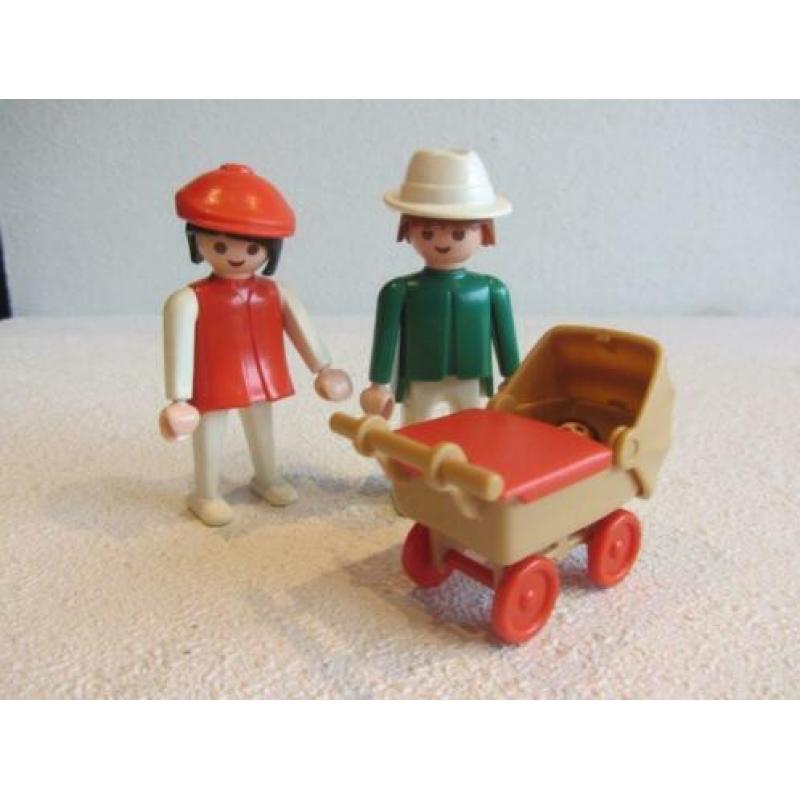 Playmobil vintage vader en moeder met kinderwagen 3592 Beige
