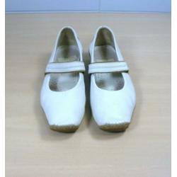 Gabor leder witte schoenen met lage hakken maat 4,5 = 37,5