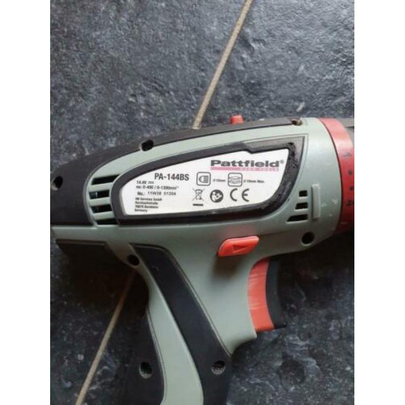 Pattfield 14.4v accuschroefmachine incl lader.