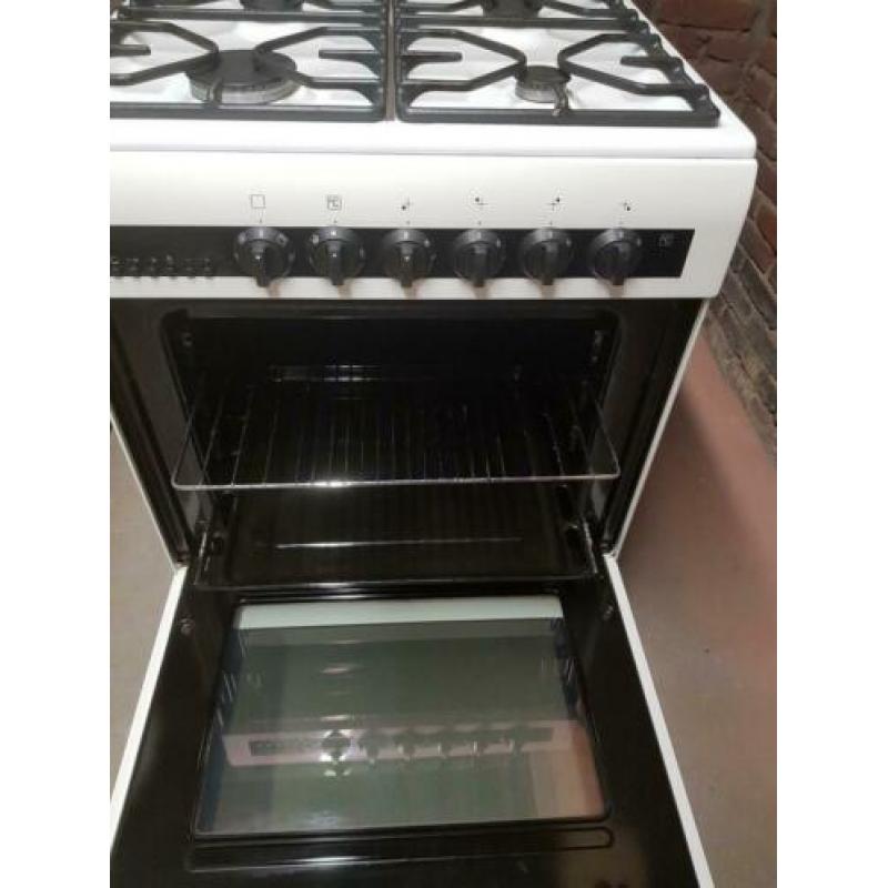Gasfornuis met oven.