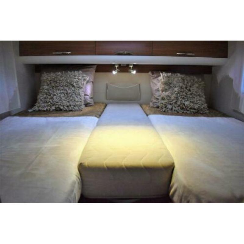 Adria MATRIX M 680 SL PLUS ENKELE BEDDEN + HEFBED LUCHTVERIN