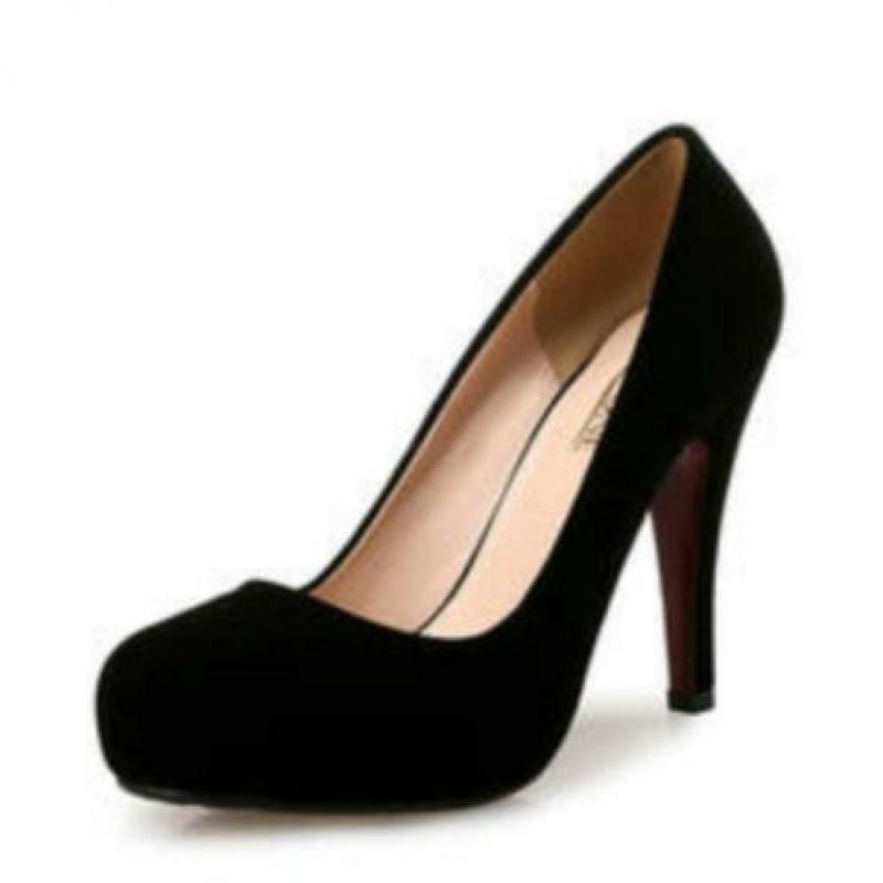 Nieuw! zwarte suède pumps maat 42/43!