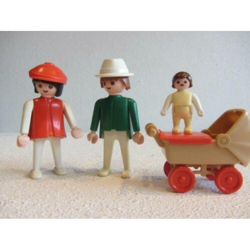 Playmobil vintage vader en moeder met kinderwagen 3592 Beige