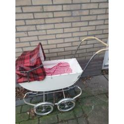Vintage poppenwagen