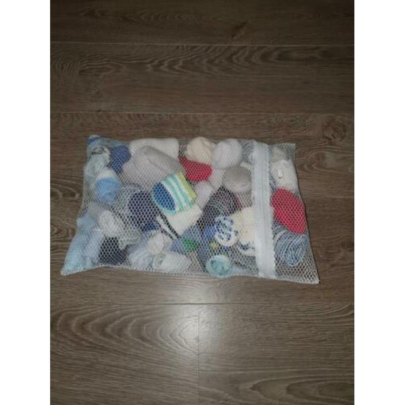 Volle kist met jongens kleding maatje 50/56