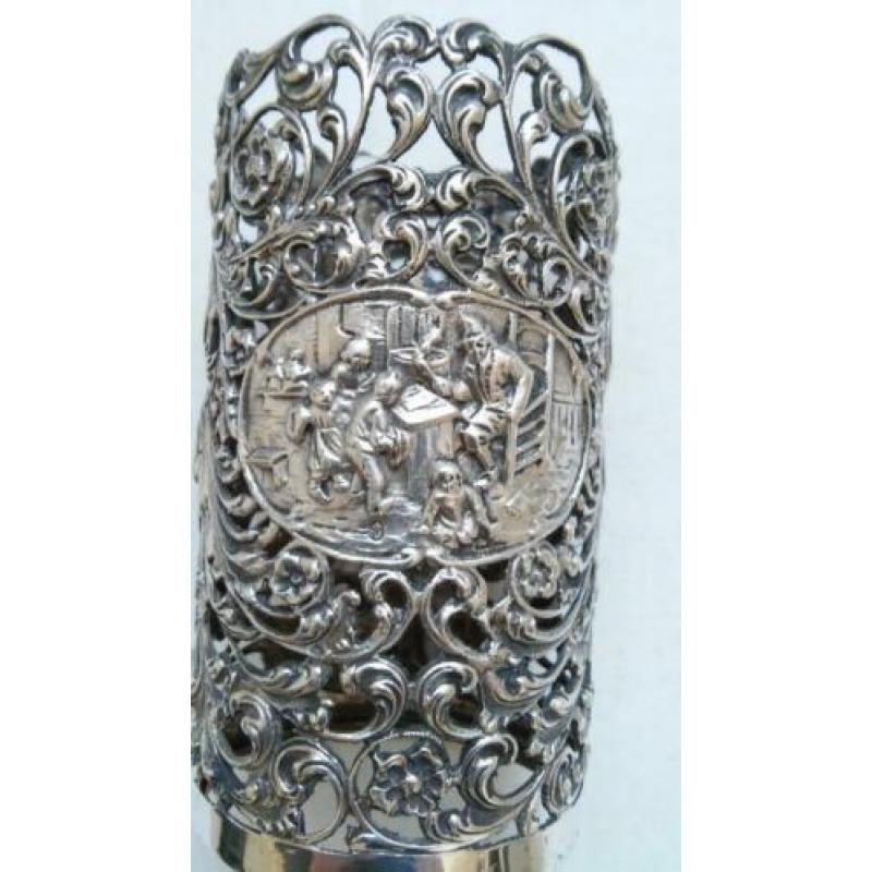 Antiek zilver flessenhouder floraal decor les klas lokaal