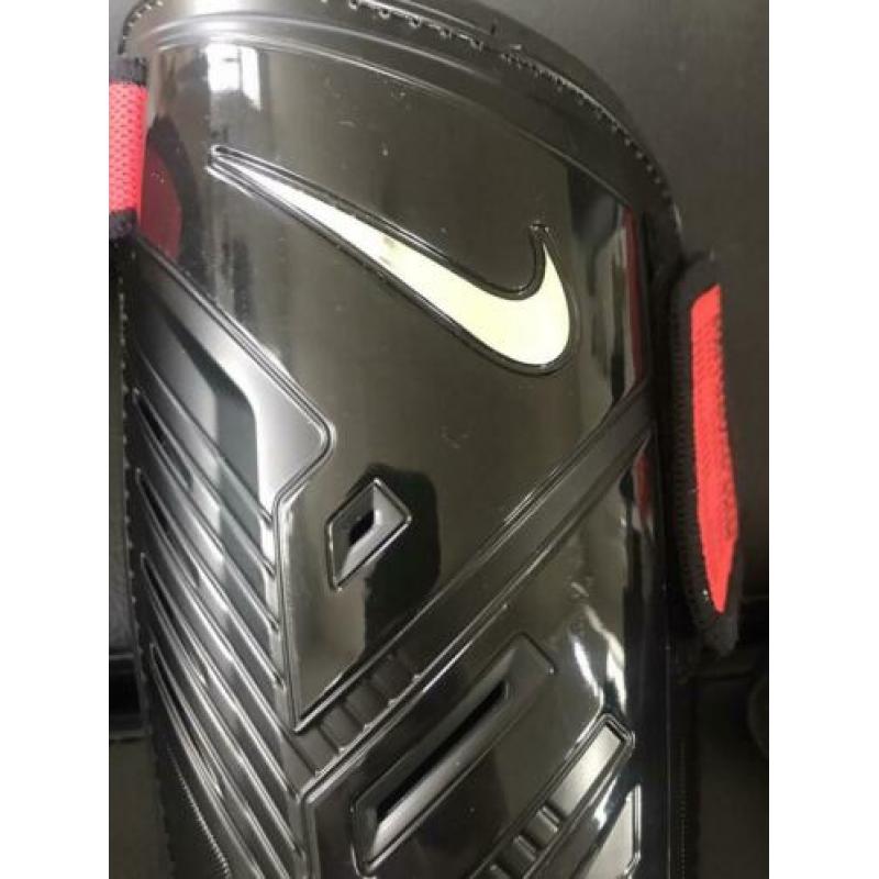 NIKE scheenbeschermers + gratis enkelbeschermers XL