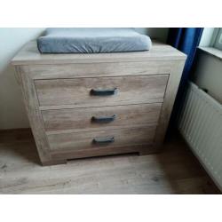Commode en ledikant brent oldwood van kidsmill