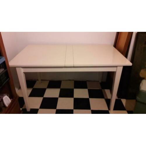 Eettafel gebroken wit