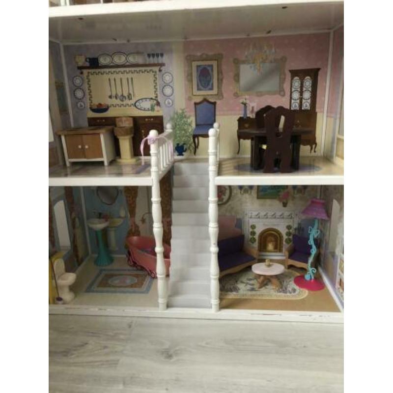 Hoge poppenhuis