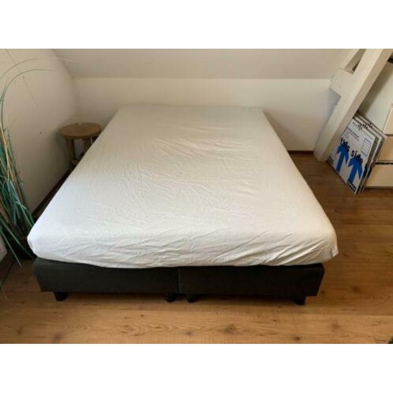 Heerlijke boxspring 140x200 incl. pocketvering matras