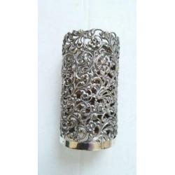 Antiek zilver flessenhouder floraal decor les klas lokaal