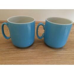 Villeroy Boch made in Luxembourg , 2 blauwe mokken