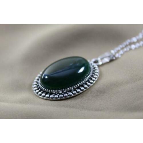 Klassieke Onyx , donker groene steen , natuursteen hanger