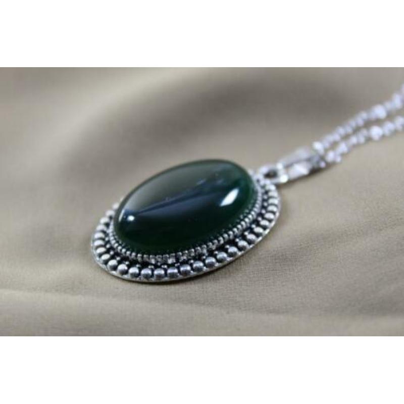 Klassieke Onyx , donker groene steen , natuursteen hanger