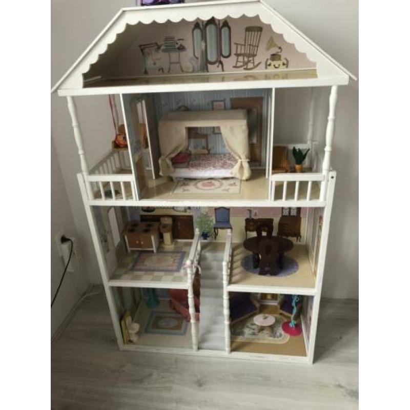 Hoge poppenhuis