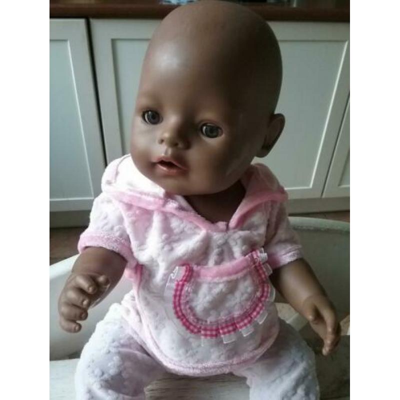 Bruine donkere Baby born pop babyborn