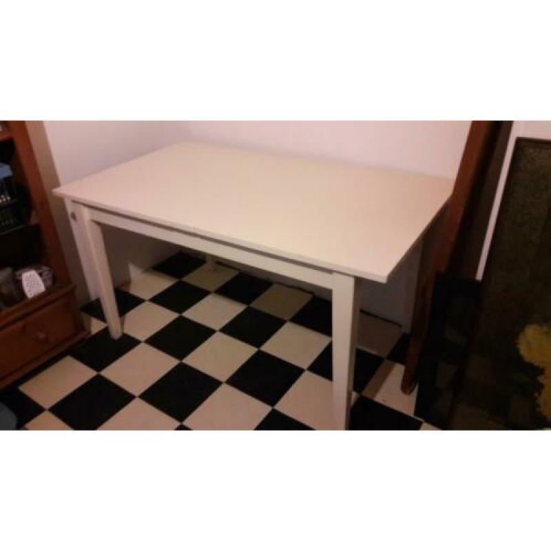 Eettafel gebroken wit