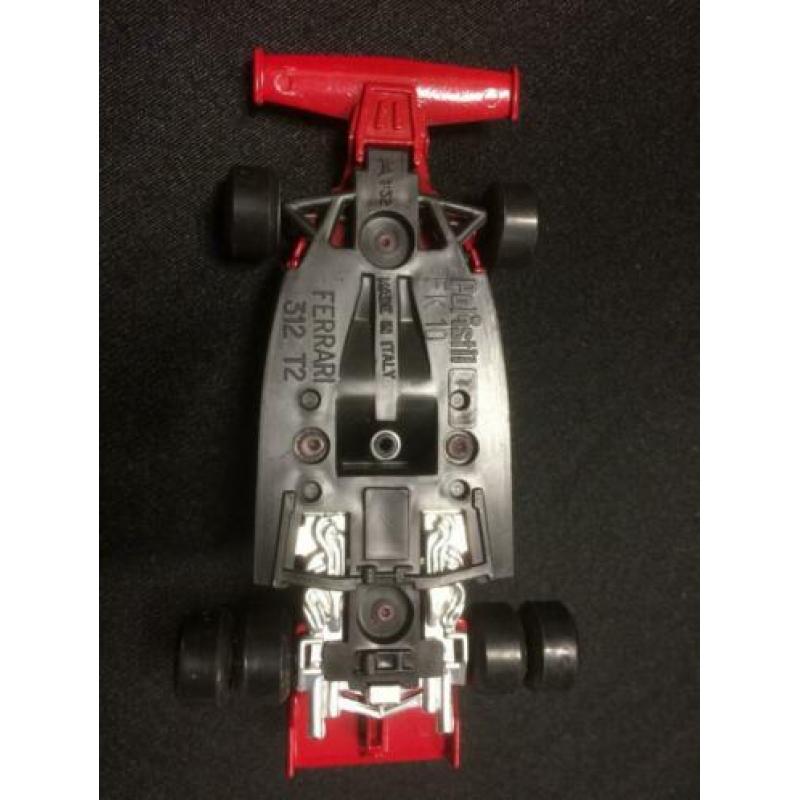 2x oudere Polistil F1 schaal-modellen
