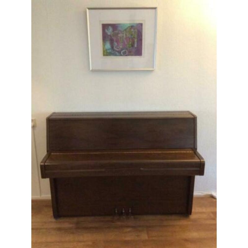 Te koop aangeboden: Steinbach piano