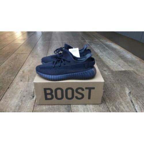Yeezy cinder maat 42 US 8,5