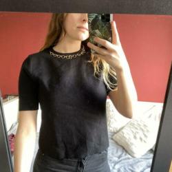 Zwart t-shirt met ketting | Zara | maat S (36)