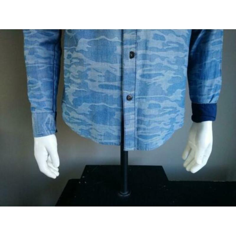 Capsize overhemd. Blauwe Army print. Maat S